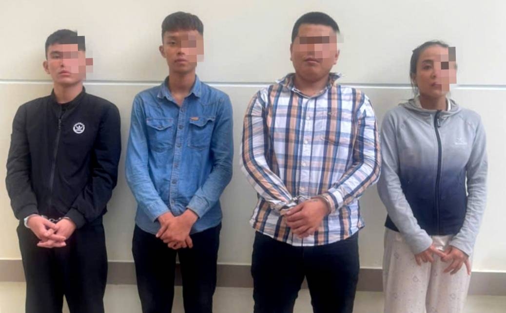 Nhóm đối tượng bắt giữ người trái phép. Ảnh: CALĐ