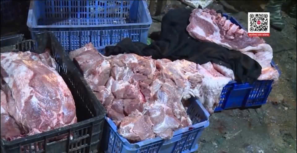 Để qua mắt lực lượng chức năng, các lò mổ chỉ hoạt động vào ban đêm (từ 0h30 đến 3h sáng), quy trình tổ chức khép kín, đối tượng cảnh giới chặt chẽ.
