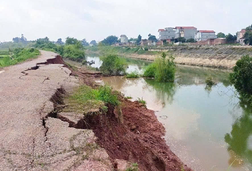 Hiện trường điểm sạt lở đê bối ở xã Mỹ Thái (trước đó)