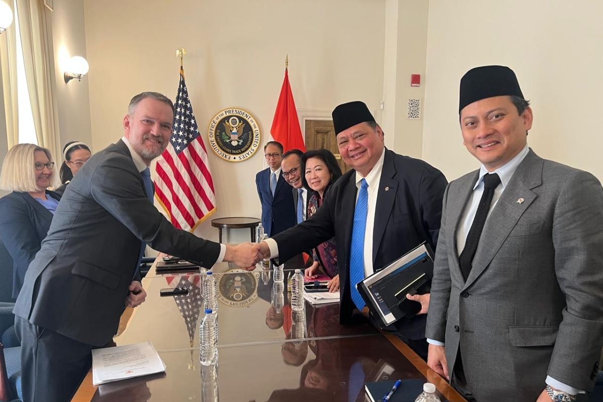 Bộ trưởng Điều phối Kinh tế Indonesia Airlangga Hartarto đến Washington DC đàm phán về thuế quan. (Ảnh: Antara)