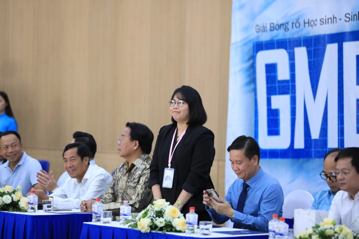 Bà Nguyễn Mai Tâm phát biểu