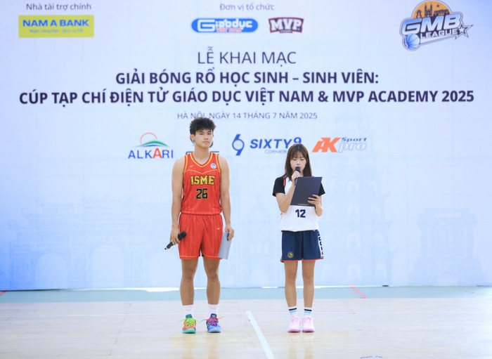 Đại diện các đội bóng rổ tham dự giải bày tỏ quyết tâm thi đấu nỗ lực hết mình tại giải đấu.