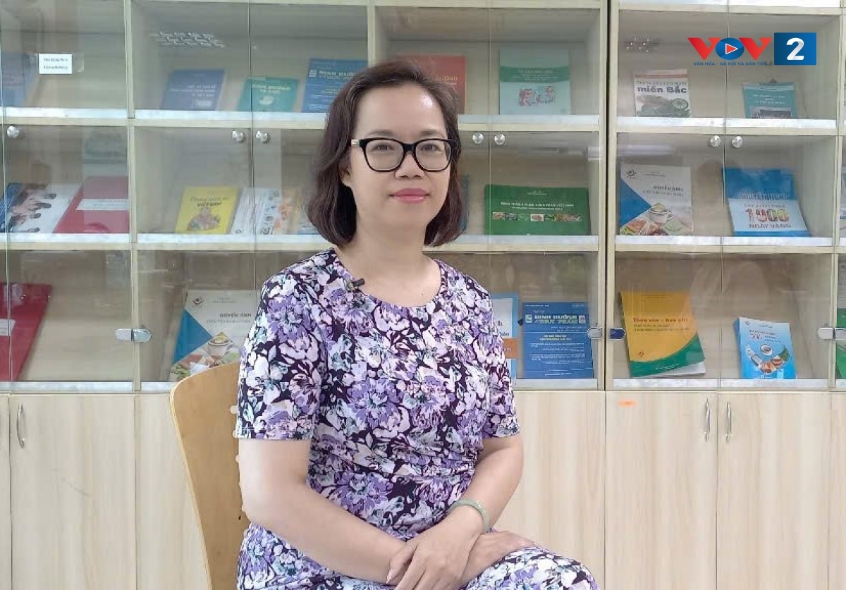 TS.BS Bùi Thị Mai Hương khuyến cáo, tốt nhất không nên sử dụng lại dầu đã chiên rán