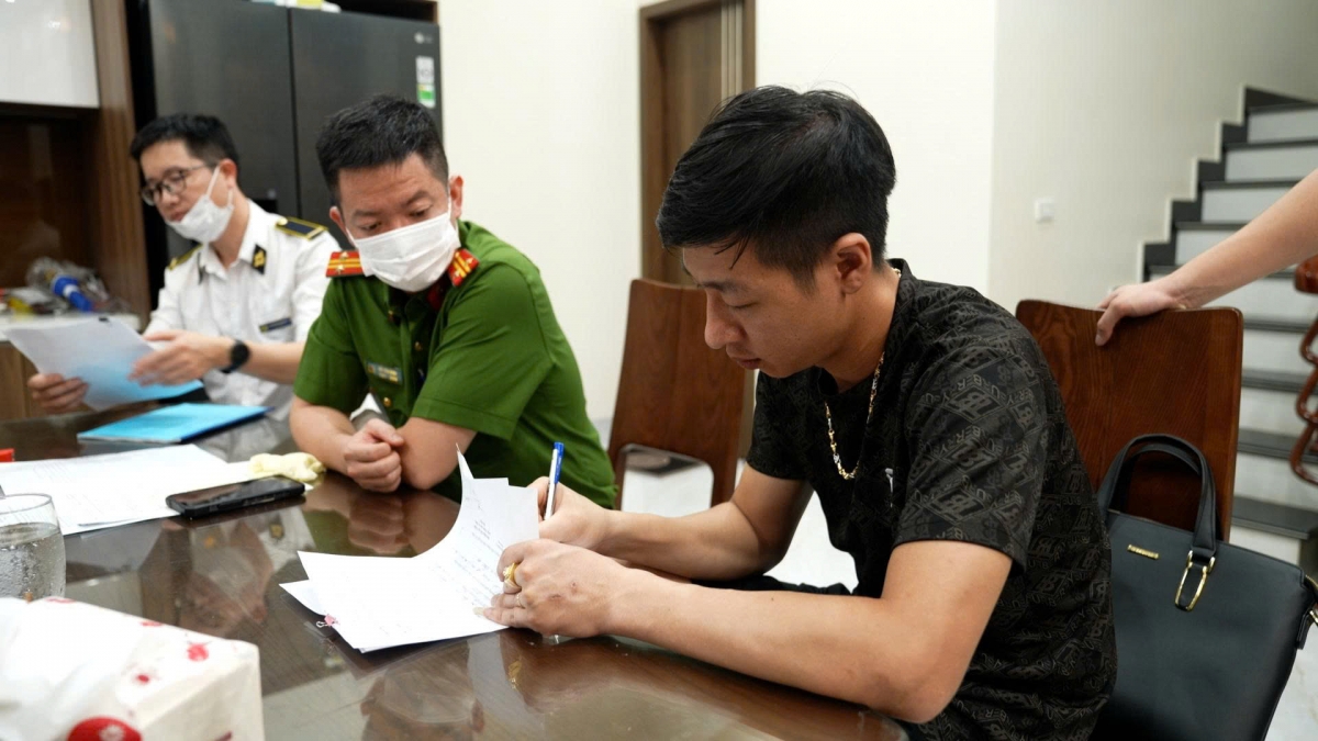 Với thủ đoạn thu mua lợn bệnh giá rẻ từ 35.000–40.000đ/kg hơi, sau đó giết mổ bán ra từ 55.000–60.000đ/kg, các đối tượng thu lợi bất chính hàng tháng khoảng 70–80 triệu đồng.