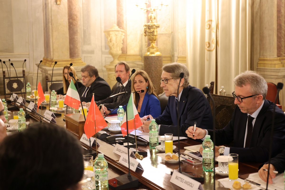 Chủ tịch UB chính sách EU Thg.Viện Italy tại cuộc hội kiến. (Ảnh: BNG)