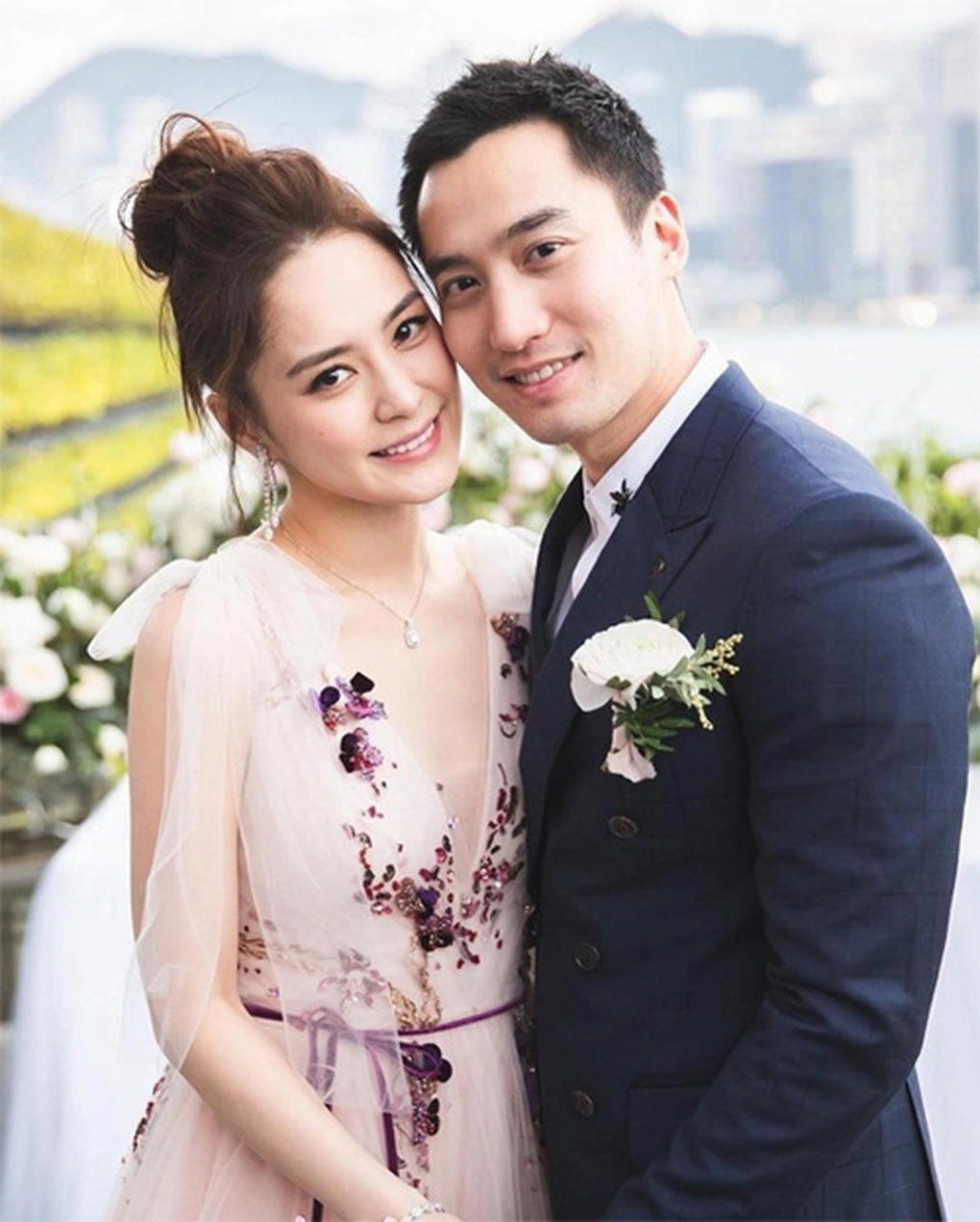 Chung Hân Đồng sau đó có cuộc hôn nhân ngắn ngủi với Michael Lai