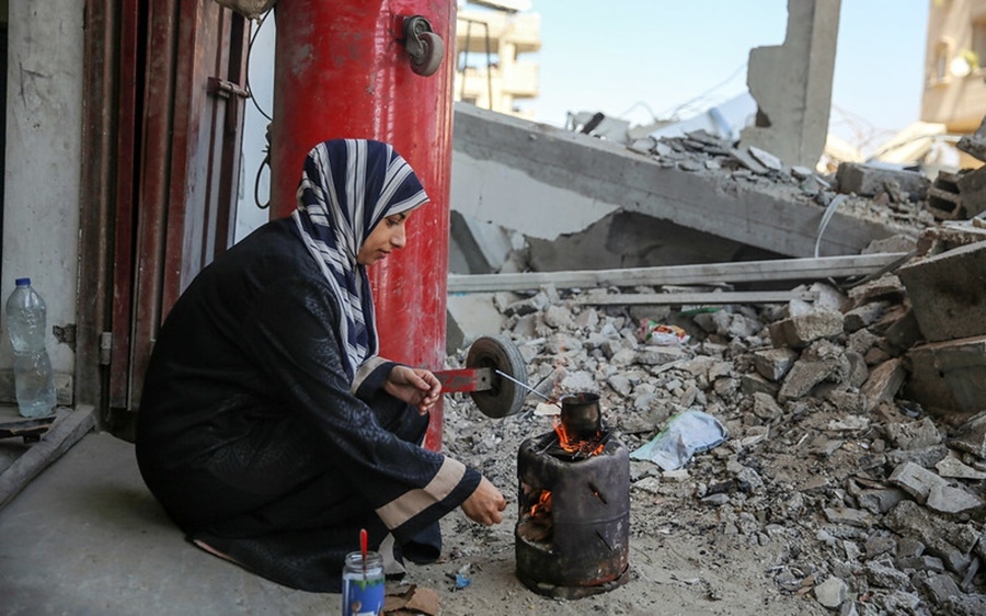 Người dân Gaza sống giữa đống đổ nát. Ảnh: Borgen project.