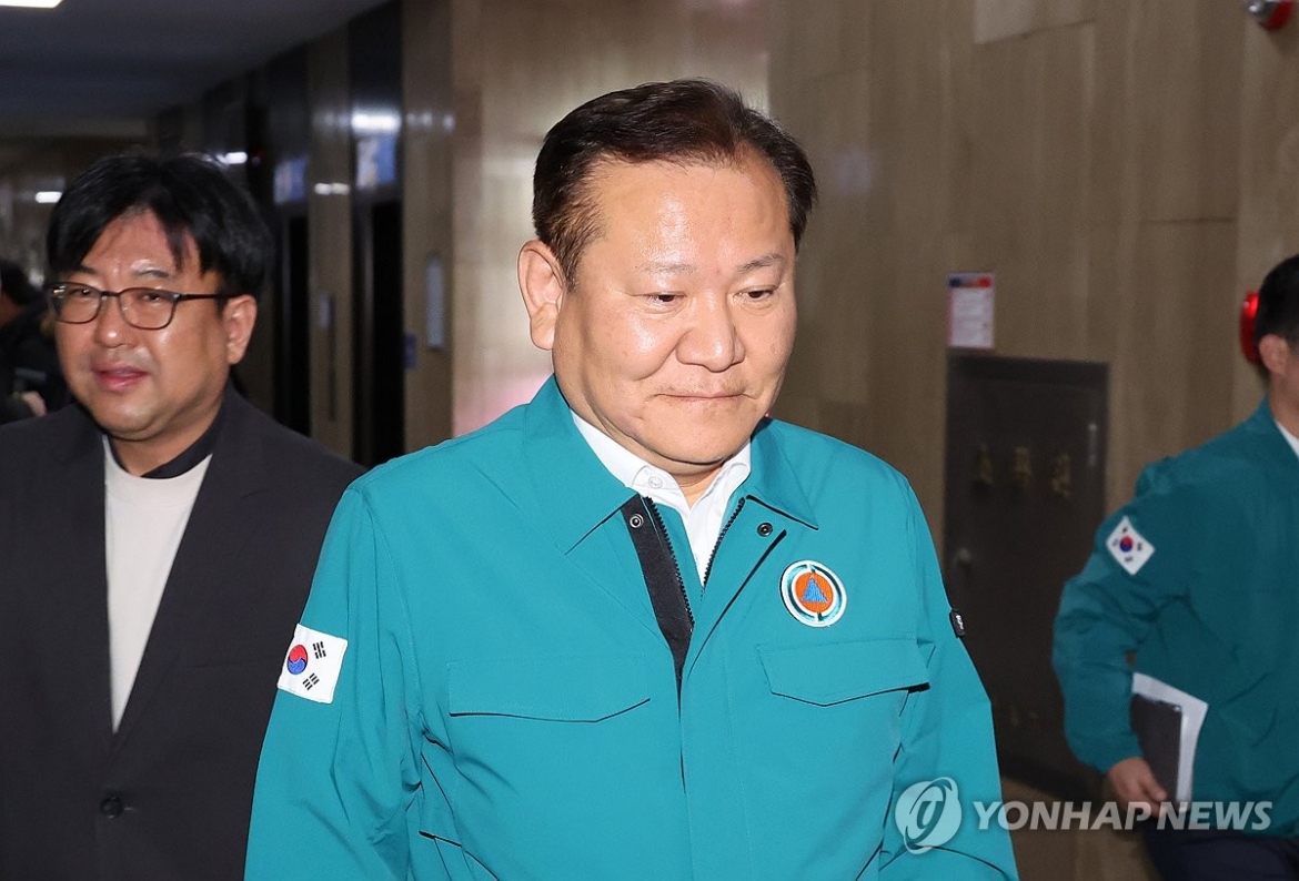 Cựu Bộ trưởng Hành chính và An ninh Hàn Quốc Lee Sang-min. Ảnh: Yonhap News