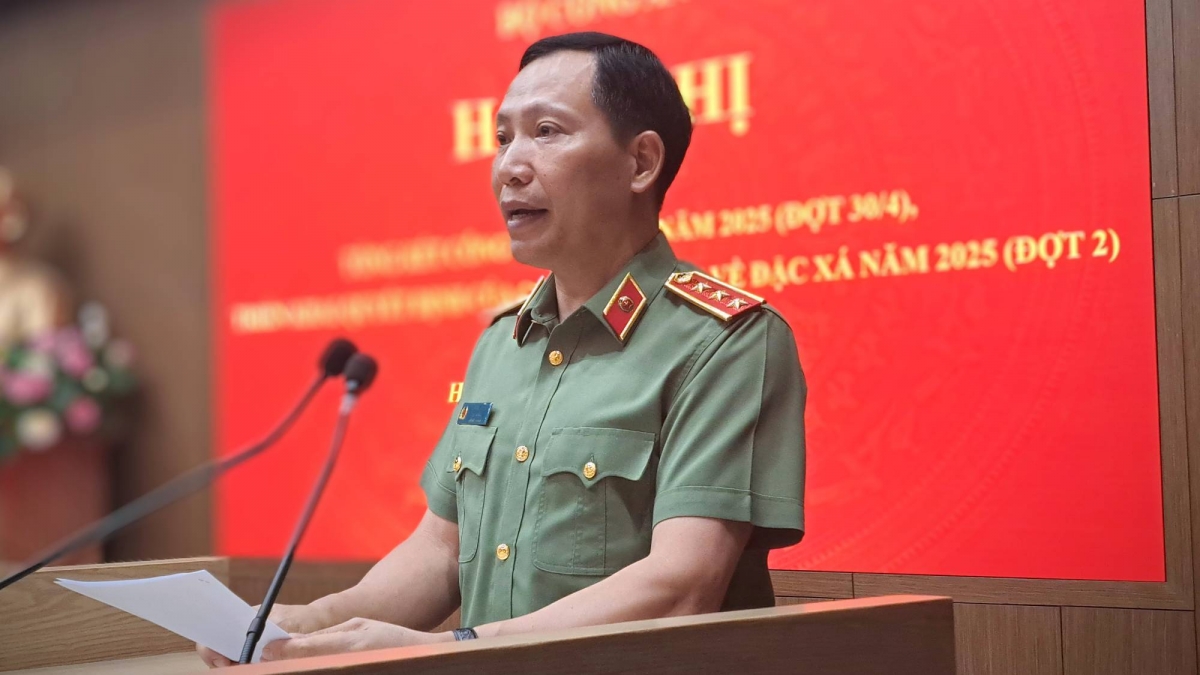 Thứ trưởng Bộ Công an Lê Văn Tuyến 