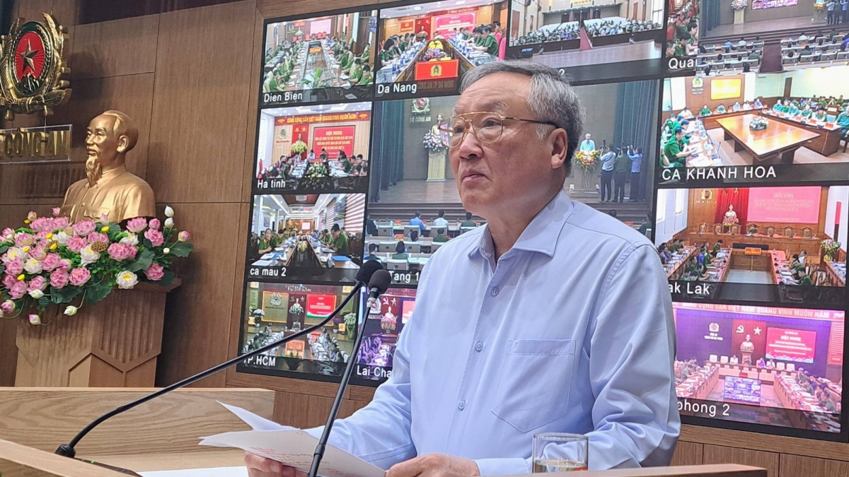 Phó Thủ tướng Thường trực Chính phủ Nguyễn Hòa Bình phát biểu chỉ đạo