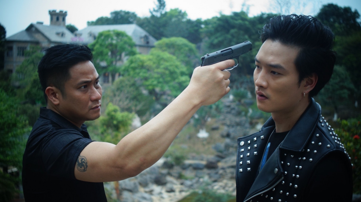 Trọng Lân (phải) khởi đầu nghiệp diễn với những vai trai hư, trai đểu. Ảnh: VFC