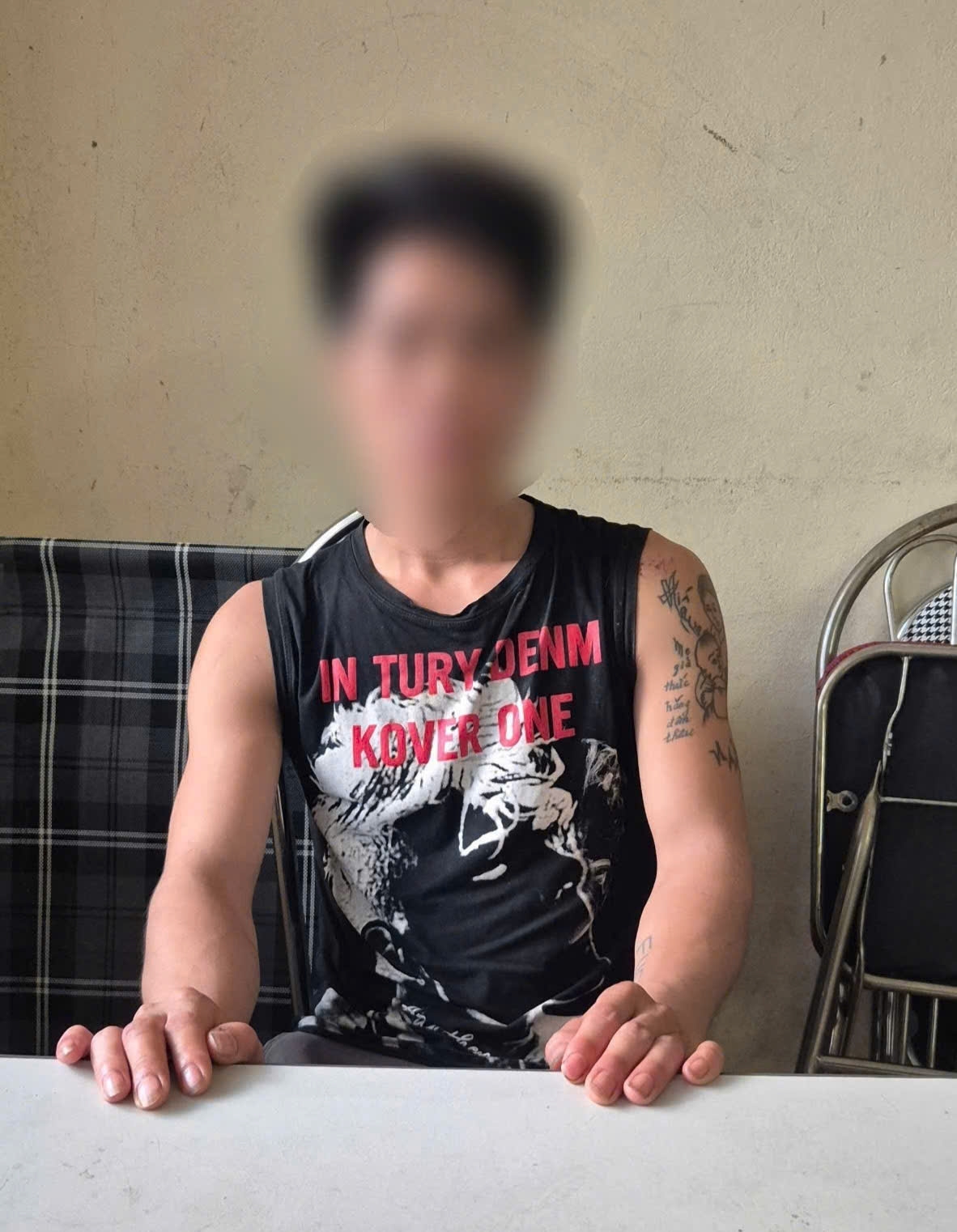 Đối tượng T.V.D. tại cơ quan công an