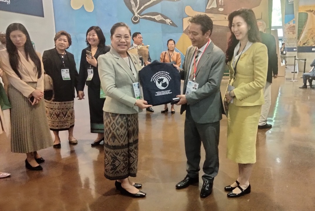 Đoàn Việt Nam và Lào trao đổi về Hồ sơ đề cử Vườn quốc gia Hin Nam Nô và công tác quản lý Di sản thế giới liên biên giới “Vườn quốc gia Phong Nha – Kẻ Bàng và Vườn quốc gia Hin Nam Nô” (Ảnh: Bộ VHTTDL)