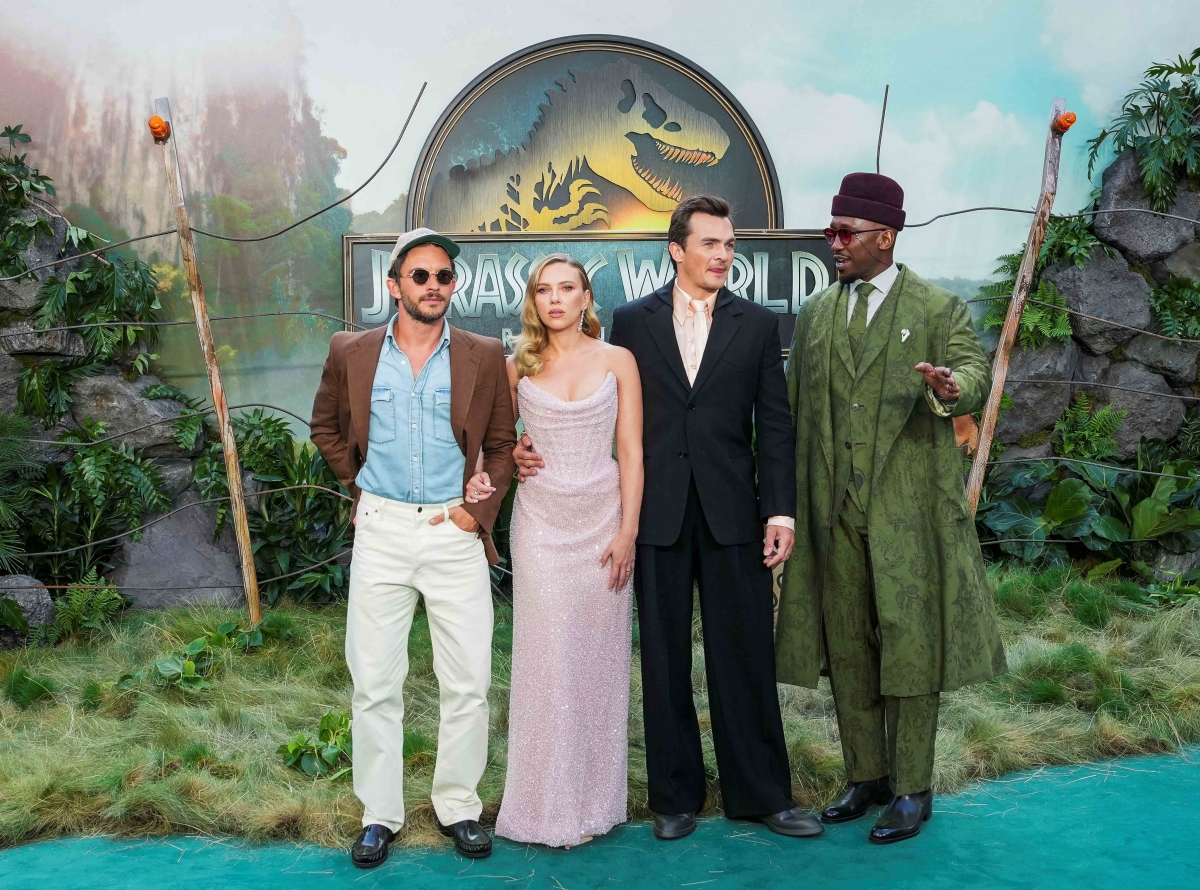 Các diễn viên trong phim “Jurassic World: Rebirth”. (Ảnh: Reuters)