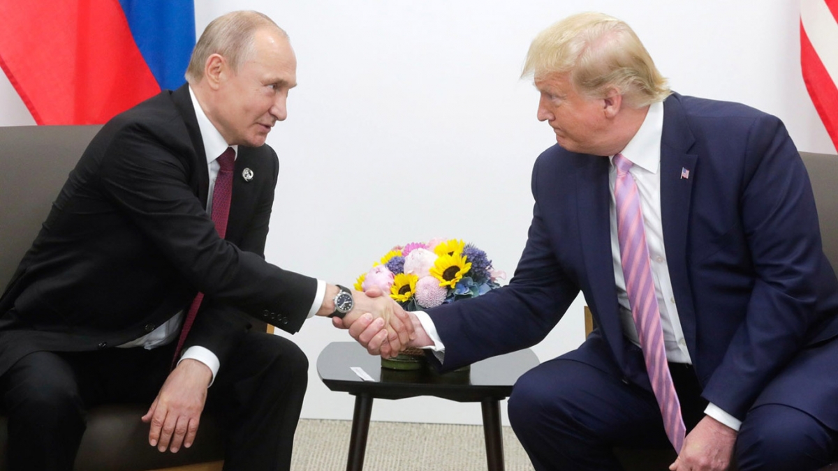 Ông Putin (trái) và ông Trump (phải). Ảnh: Reuters