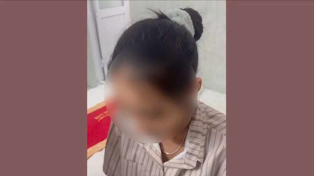 Bé Q tự nhốt mình trong khách sạn theo lời của những kẻ tống tiền. (Ảnh: CACC)