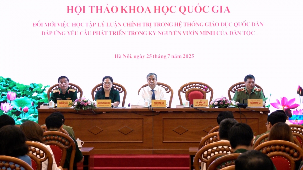 Các đại biểu đồng chủ trì hội thảo