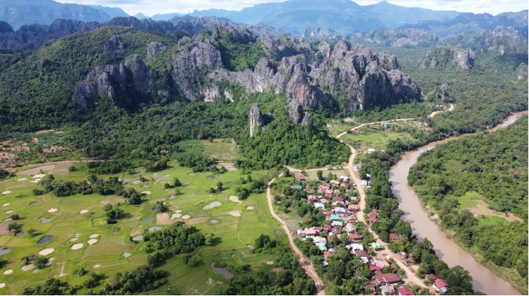 Toàn cảnh Vườn Quốc gia Hin Nam No và Sông Ngo tại làng Saen Phan, trong Vườn Quốc gia Hin Nam Nô