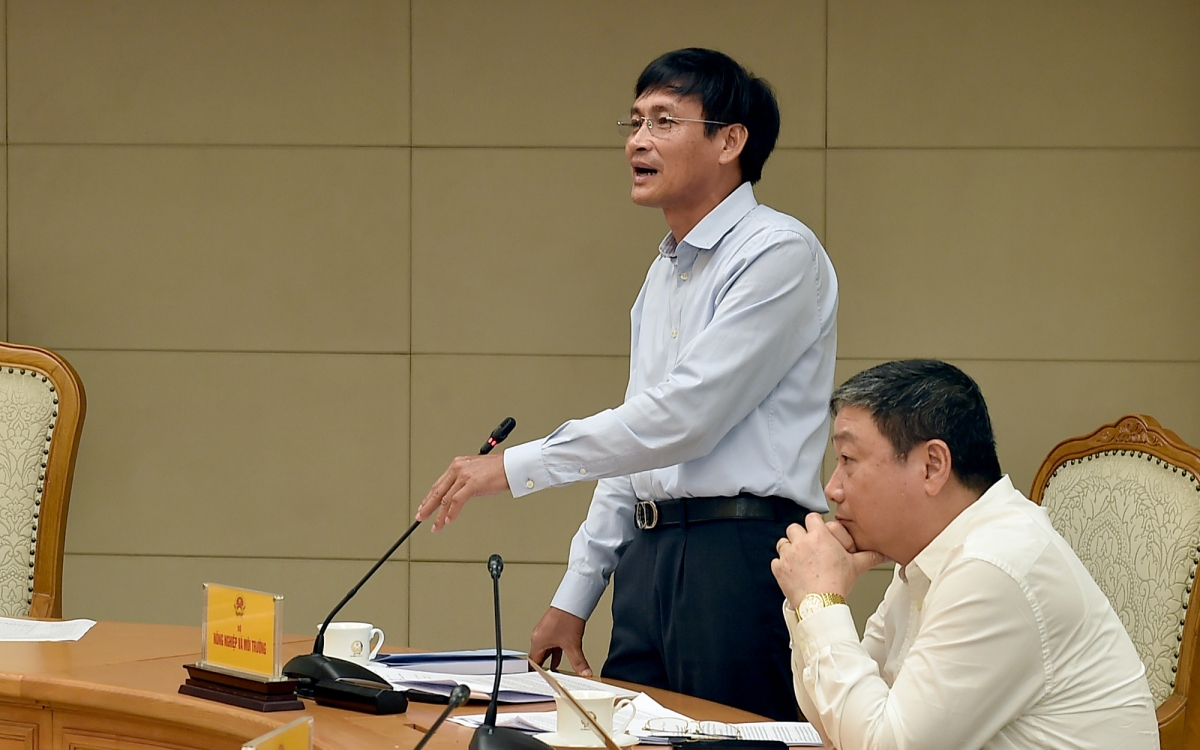 Thứ trưởng Bộ Nông nghiệp và Môi trường Trần Quý Kiên phát biểu tại cuộc họp