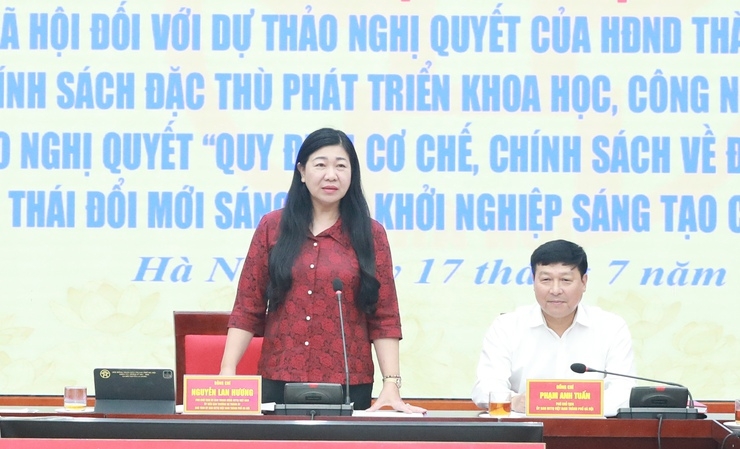 Chủ tịch Ủy ban MTTQ Việt Nam Thành phố Hà Nội Nguyễn Lan Hương phát biểu kết luận