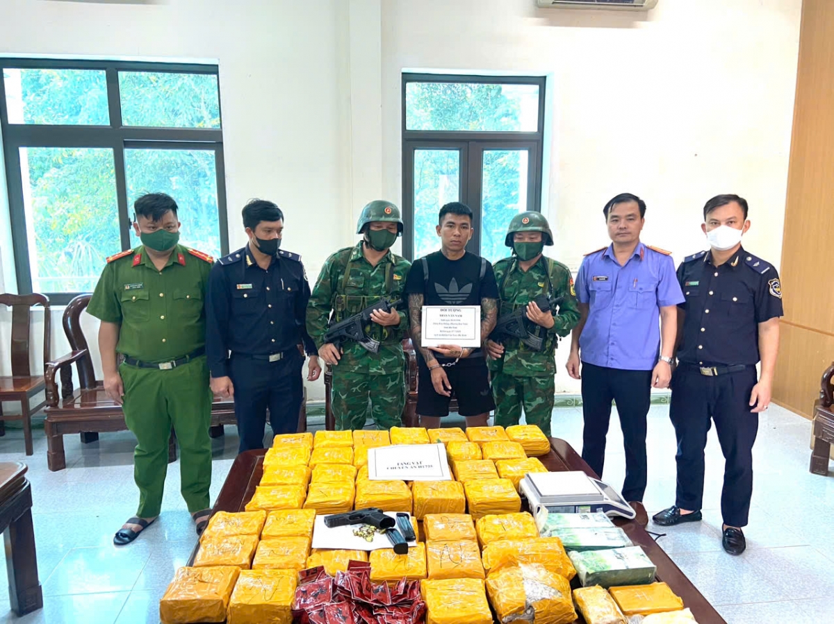 Đối tượng Trần Văn Nam bị bắt giữ khi vận chuyển 45kg ma túy từ Lào về Việt Nam