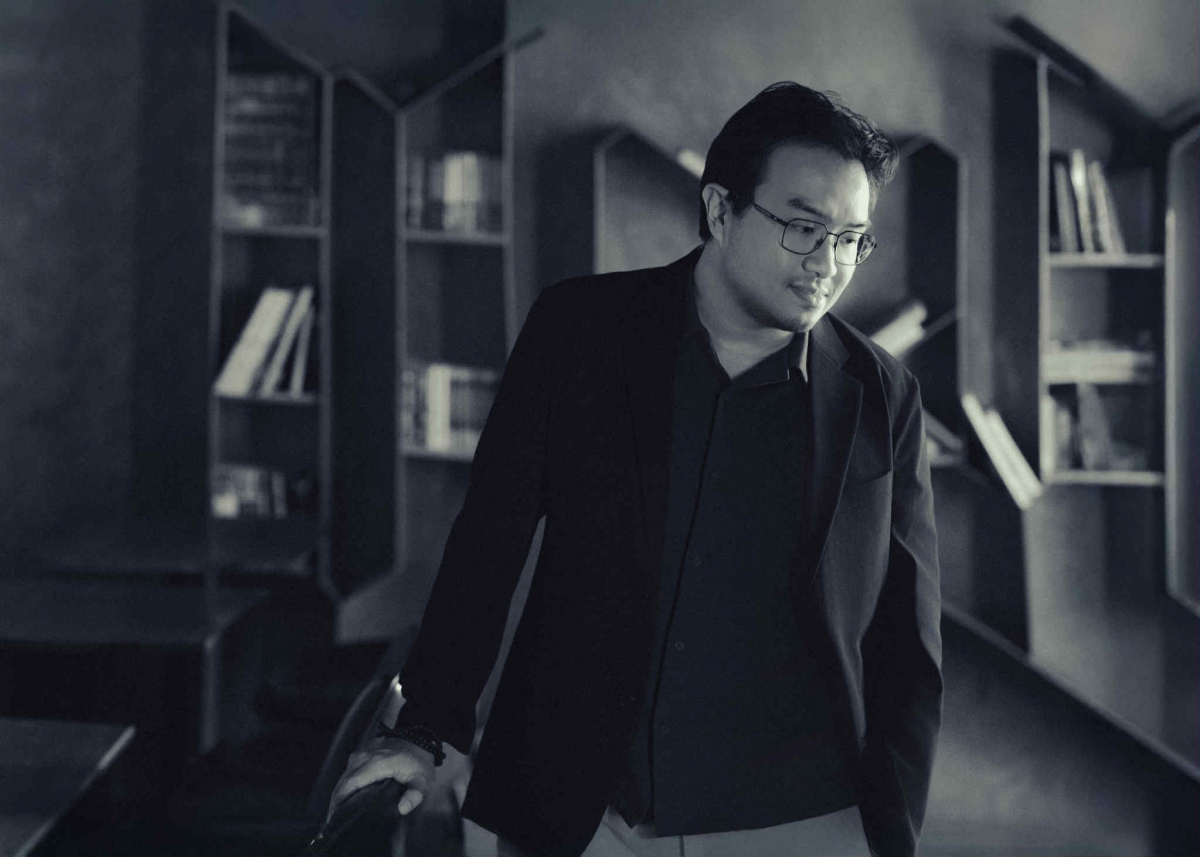 Nhà phê bình Nguyên Lê. Ảnh: NVCC