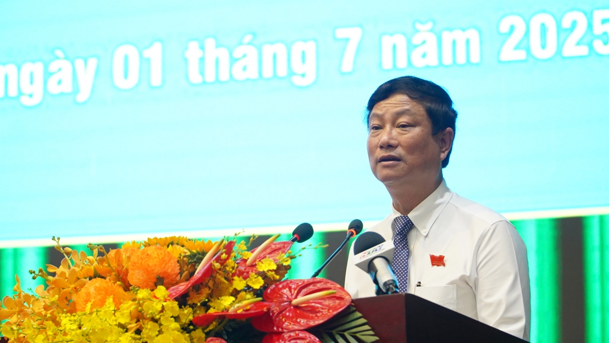 Ông Võ Văn Minh, Chủ tịch HĐND Thành phố làm Tổ trưởng Tổ 3 (ảnh Hà Khánh)