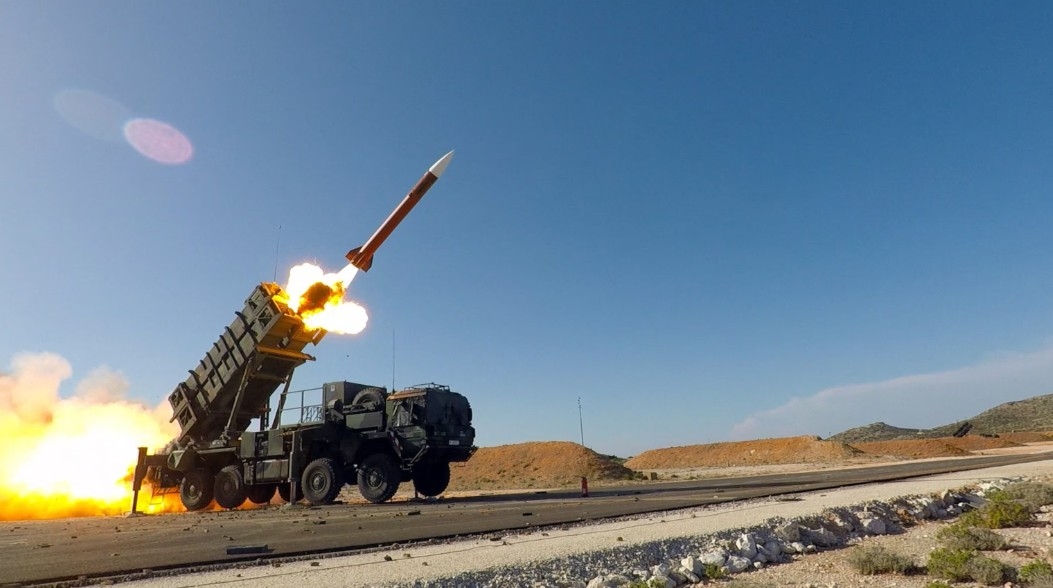 Hệ thống phòng thủ tên lửa Patriot. Ảnh: Reuters