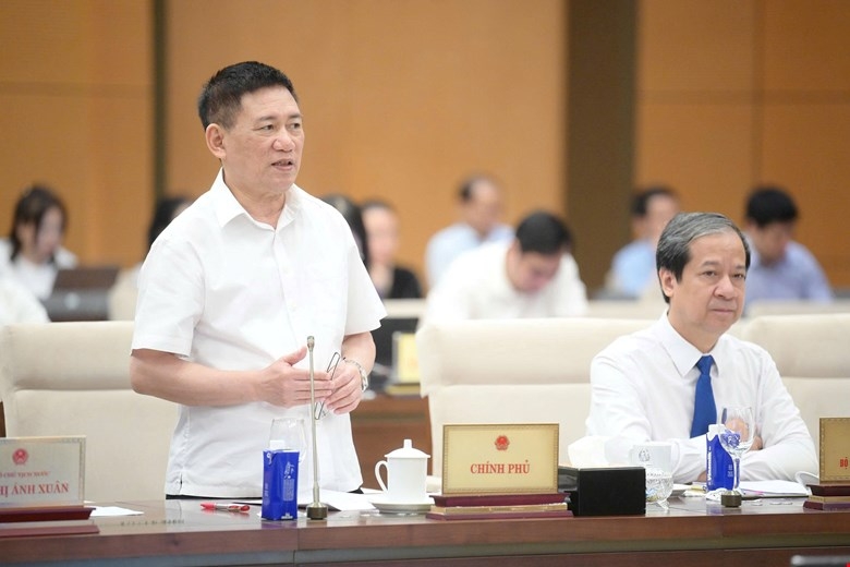 Phó Thủ tướng Hồ Đức Phớc phát biểu tại Phiên họp 47 của Ủy ban Thường vụ Quốc hội. Ảnh: Quốc hội