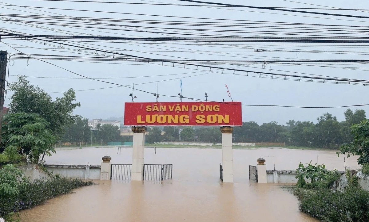 Do ảnh hưởng của hoàn lưu bão số 3 (Wipha), ngày và đêm 23/7, tại địa bàn xã Lương Sơn, tỉnh Phú Thọ (thị trấn Lương Sơn, tỉnh Hòa Bình cũ) xuất hiện tình trạng mưa lớn, có nơi mưa trên 200mm gây ngập úng diện rộng (Ảnh minh họa)