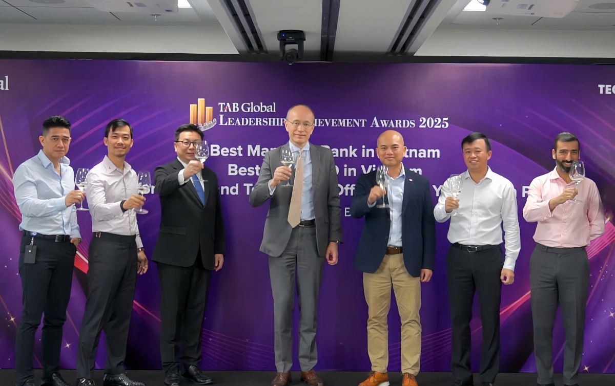 Tehcombank được vinh danh 3 giải thưởng xuất sắc