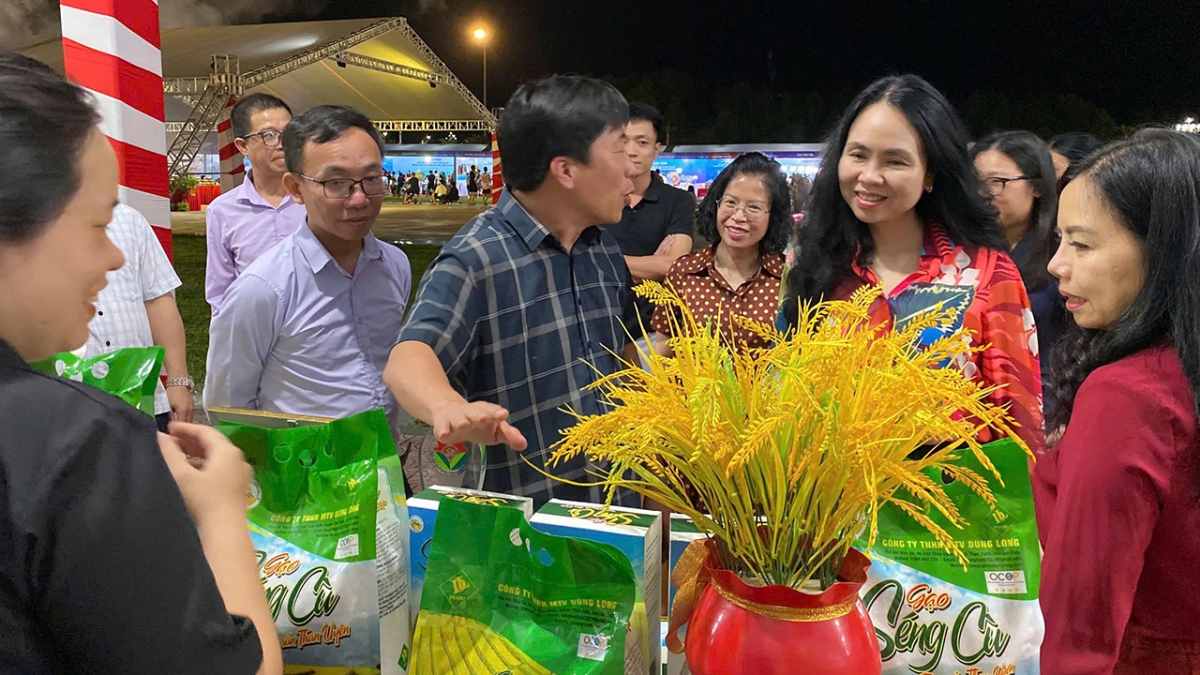 Nỗ lực thúc đẩy hệ sinh thái TMĐT bền vững tại Việt Nam đang được Cục TMĐT&amp;KTS tích cực triển khai thông qua nhiều chương trình hành động cụ thể. Ảnh: PV