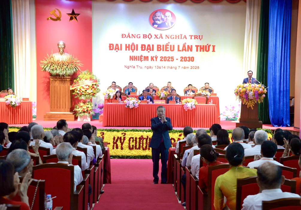 Đại hội Đại biểu Đảng bộ xã Nghĩa Trụ lần thứ I, nhiệm kỳ 2025-2030 khai mạc sáng 14/7