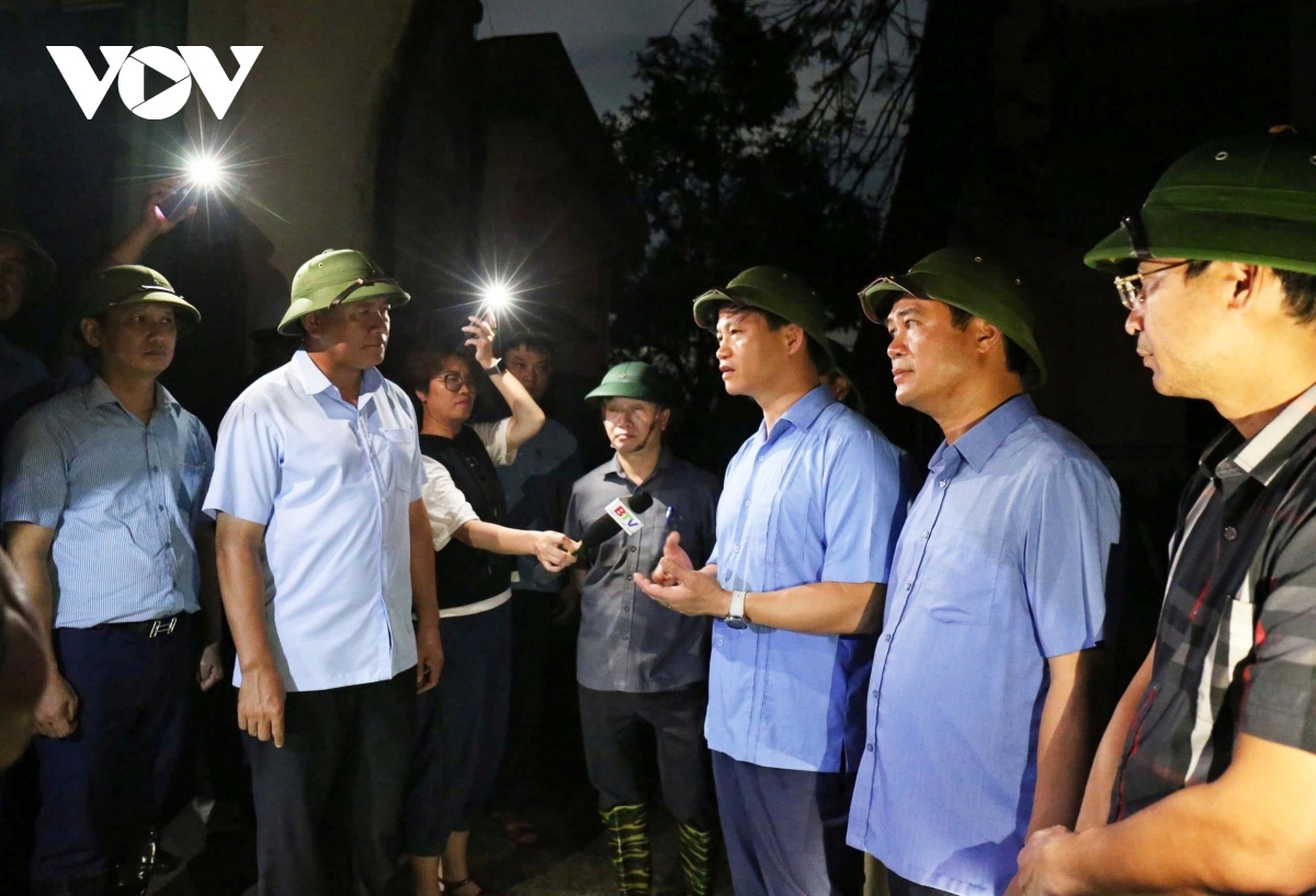 Chủ tịch UBND tỉnh Bắc Ninh yêu cầu các Sở, ban, ngành, và Chủ tịch UBND các xã, phường phải tập trung chỉ đạo, tổ chức triển khai công tác phòng ngừa, ứng phó với bão với tinh thần chủ động cao nhất