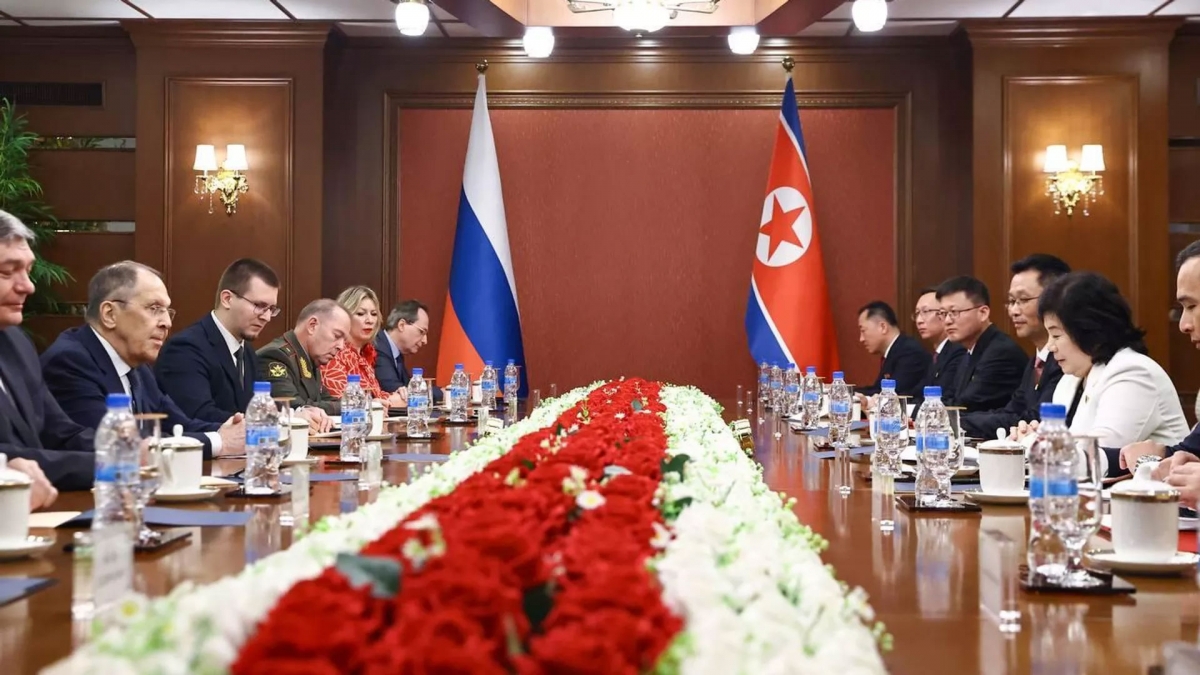 Bộ trưởng Ngoại giao Sergey Lavrov hội đàm với Bộ trưởng Ngoại giao CHDCND Triều Tiên Choi Son Hee trong khuôn khổ vòng đối thoại chiến lược Nga-Triều Tiên lần thứ hai (Ảnh: Bộ Ngoại giao Nga)