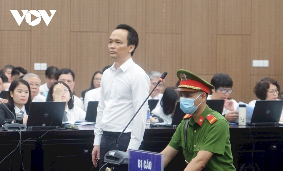 Cựu Chủ tịch FLC Trịnh Văn Quyết ở phiên xét xử sơ thẩm. (Ảnh: Trọng Phú)