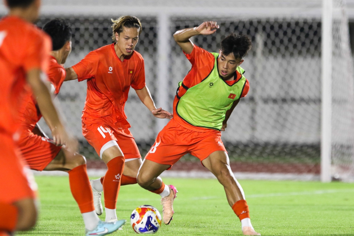 U23 Việt Nam chuẩn bị cho trận ra quân (Ảnh: VFF)