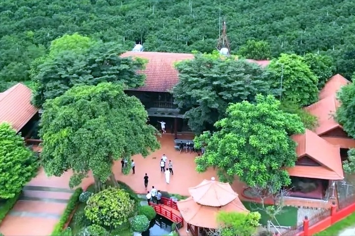 Khu vực trang trại của Nguyễn Văn Vi được xây dựng như một biệt phủ, nơi tập trung của nhiều đối tượng anh chị giang hồ cộm cán. (Ảnh: Công an Thanh Hoá)