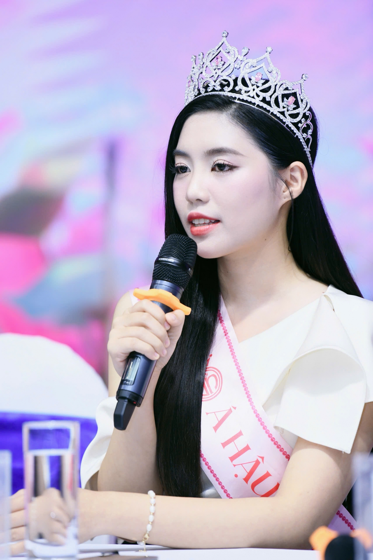 Á hậu 1 Trần Ngọc Châu Anh