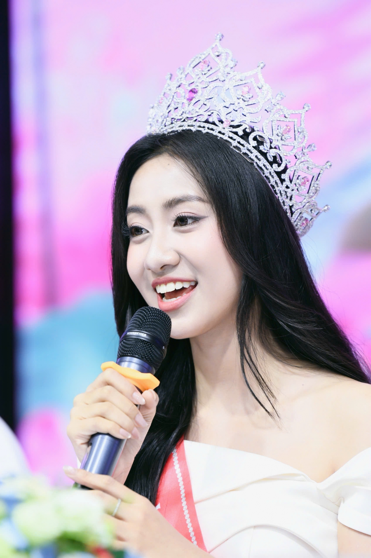 Hoa hậu Hà Trúc Linh