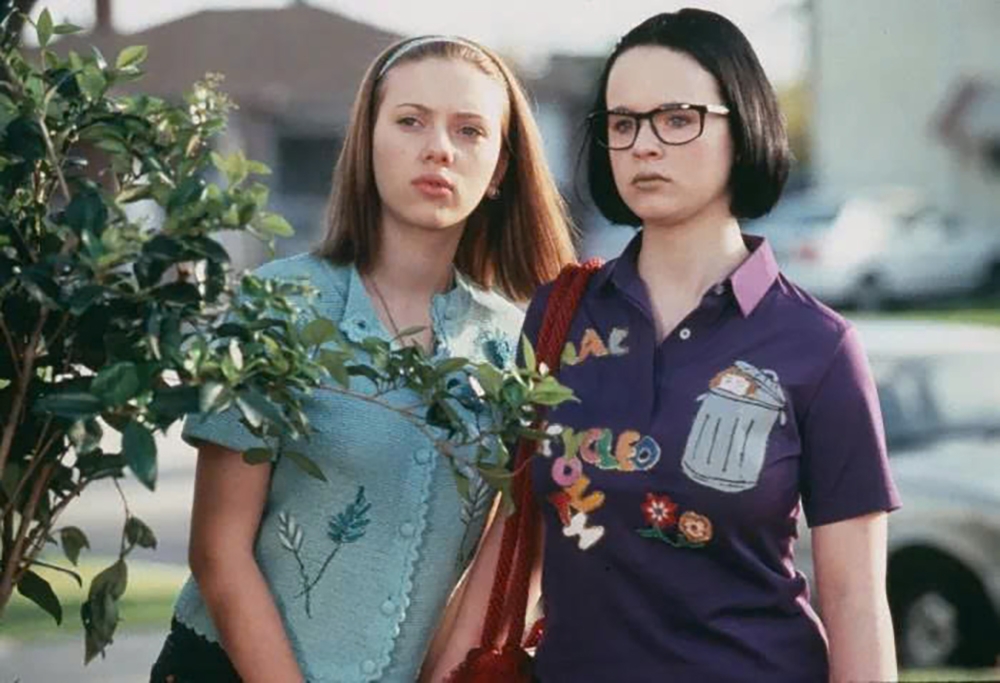 Scarlett Johansson vào vai Rebecca trong "Ghost World" (Ảnh: yardbarker)