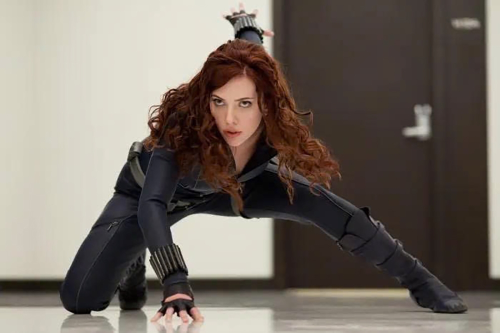Một trong những vai diễn để đời của Scarlett Johansson là Black Widow trong "Iron Man 2" (Ảnh: yardbarker)