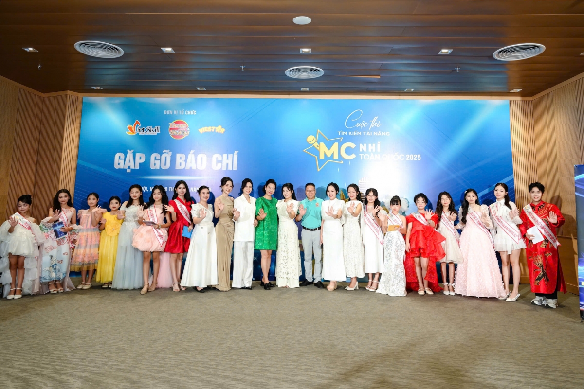 Hội đồng Ban Giám khảo Vòng tuyển chọn quy tụ những tên tuổi uy tín trong giới nghệ thuật, truyền thông và giáo dục