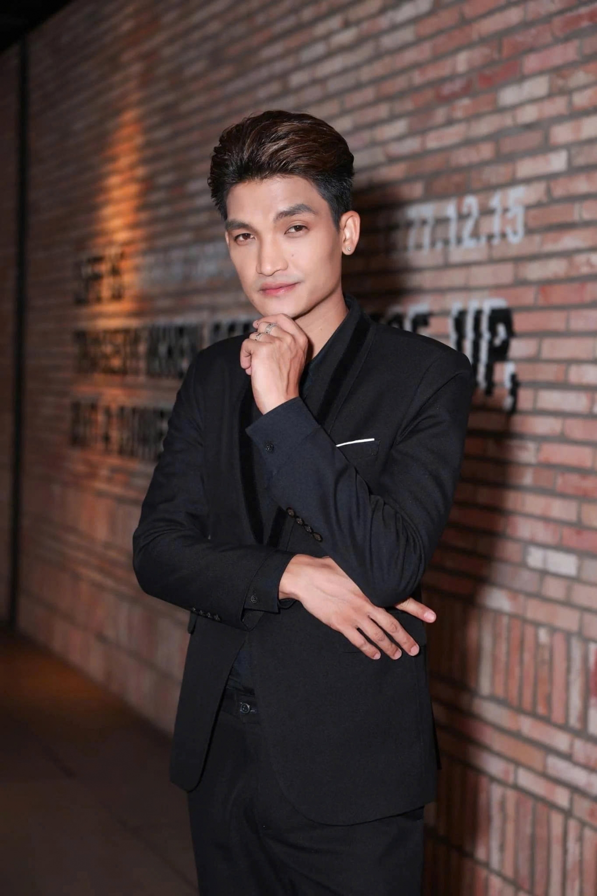 Mạc Văn Khoa lên tiếng cảnh báo khán giả về tình trạng nhiều trang mạng giả mạo tên tuổi anh để quảng cáo các khóa học làm giàu.