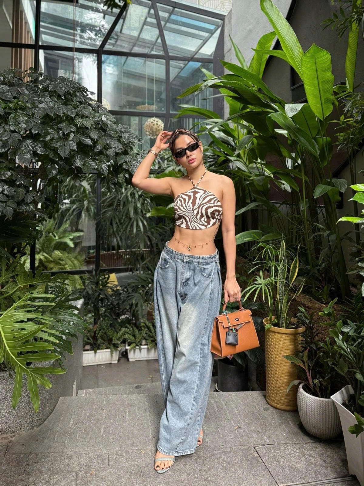 Bà mẹ 3 con Phương Trinh Jolie khiến nhiều người trầm trồ khi khoe cơ bụng săn chắc.