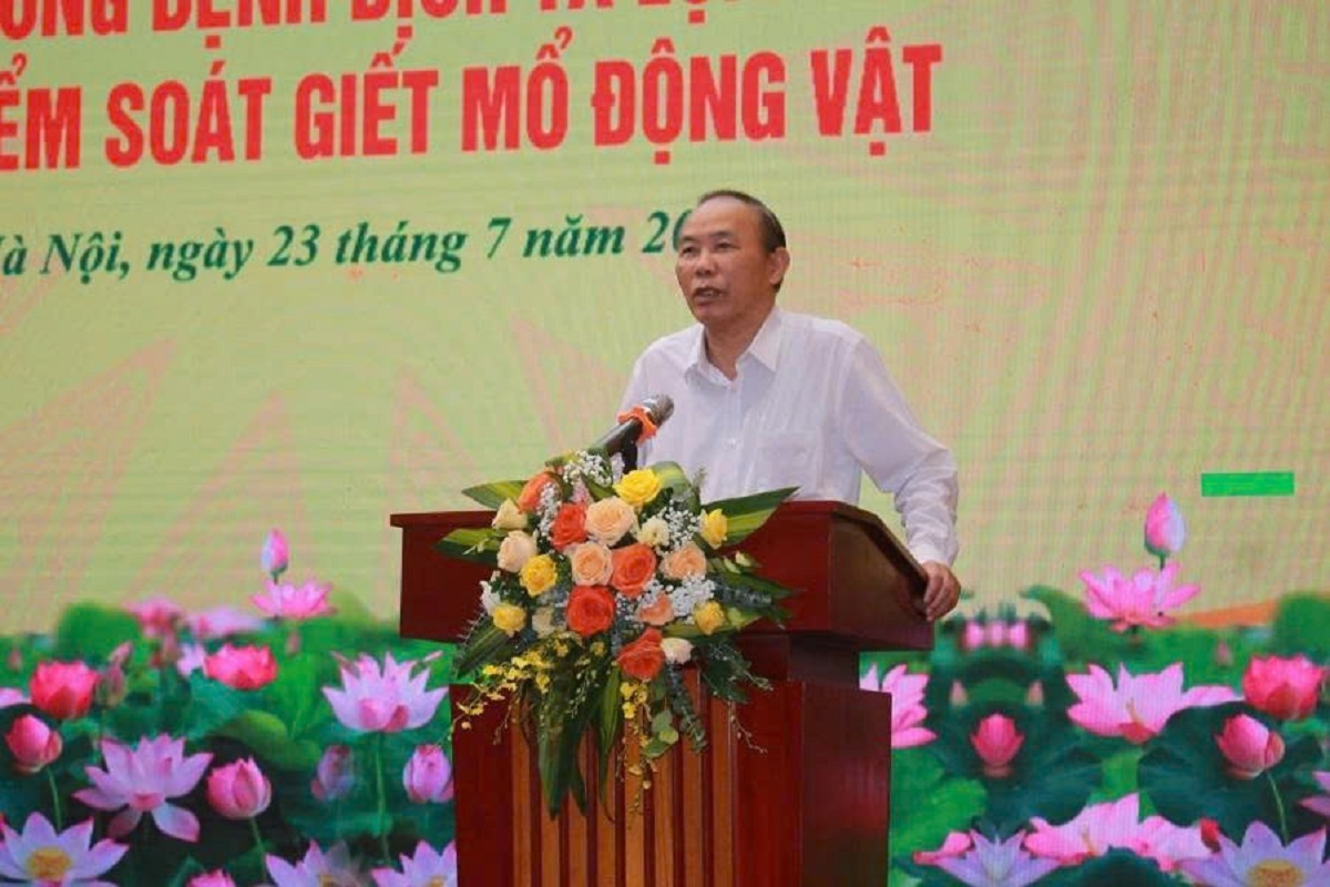 Thứ trưởng Phùng Đức Tiến cho rằng cần làm rõ trách nhiệm của từng cấp, từng ngành khi vaccine hiệu quả, giá rẻ nhưng người chăn nuôi vẫn thờ ơ
