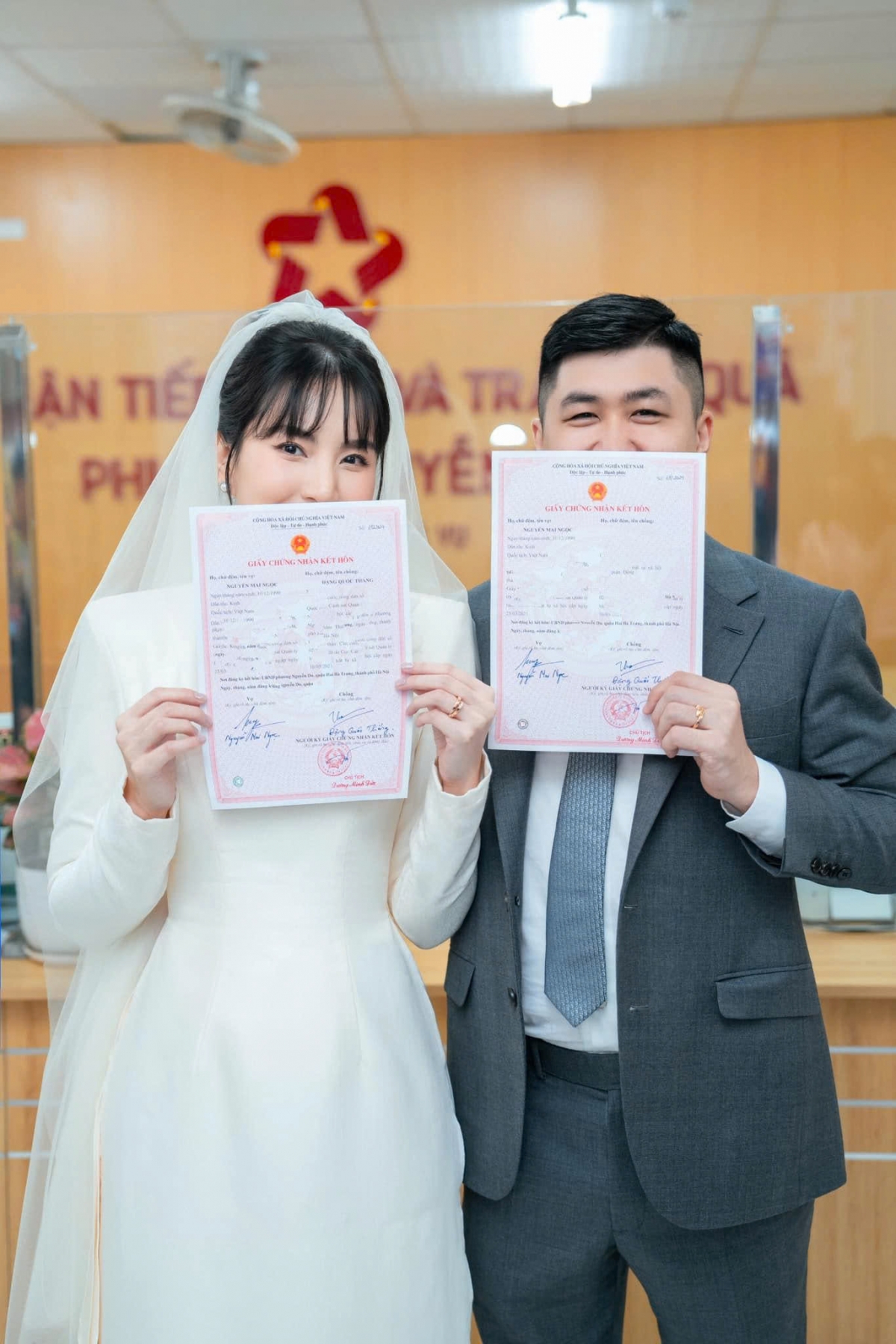 Nói về người bạn đời hiện tại, Mai Ngọc cho biết: "Ở tuổi 35, khi thấy mình vụn vỡ nhất thì có một người dịu dàng, chân thành, kiên nhẫn…". Với cô, cuộc hôn nhân lần này là sự lựa chọn bình yên, nơi cô được là chính mình, được yêu thương và thấu hiểu trọn vẹn.