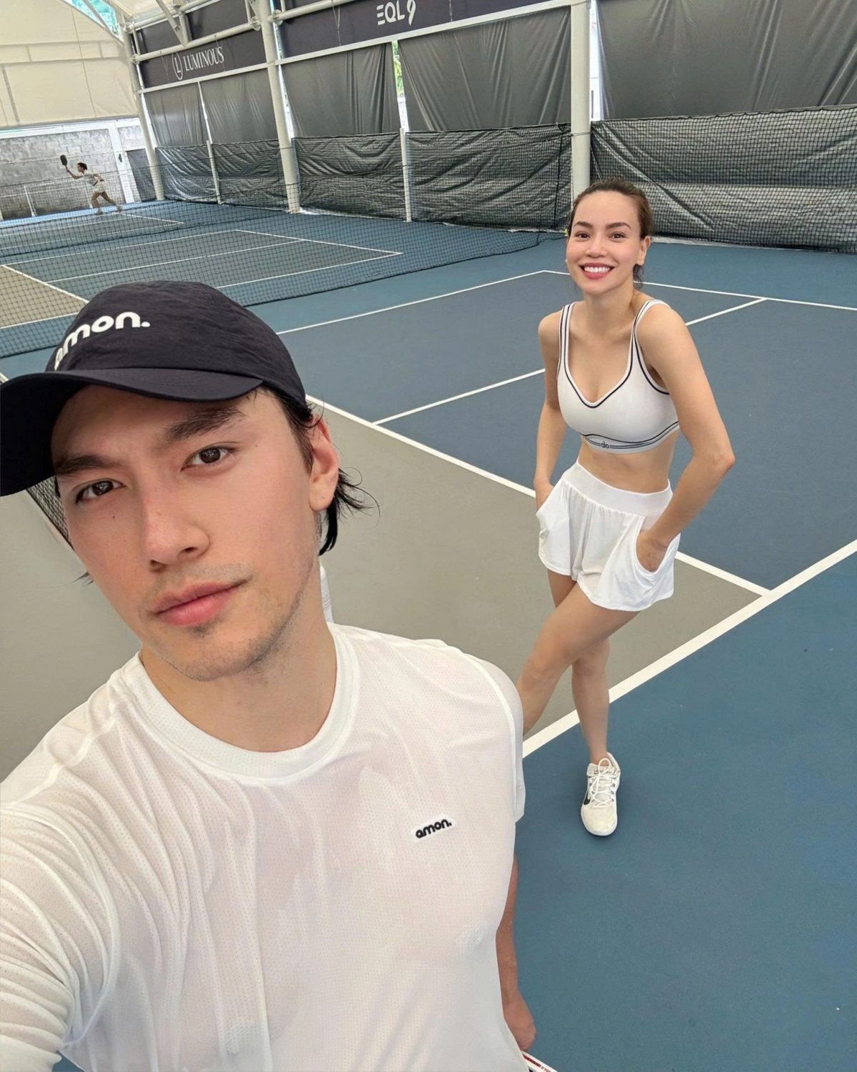 NTK Lý Quí Khánh ướt đẫm mồ hôi khi chơi pickleball cùng Hồ Ngọc Hà.