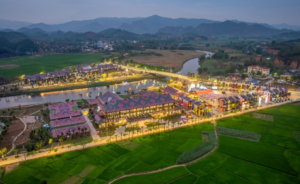 Một góc Flamingo Heritage Onsen &amp; Resort giữa núi rừng Tuyên Quang