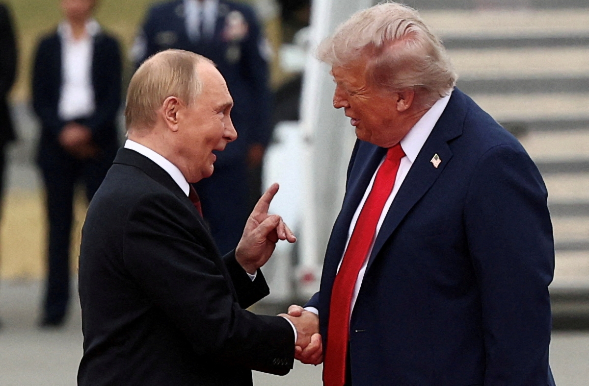 Tổng thống Nga Vladimir Putin gặp Tổng thống Mỹ Donald Trump tại Alaska ngày 15/8. Ảnh: Reuters